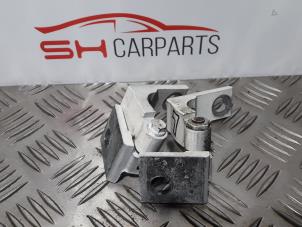 Used Set of hinges Ford Ka II 1.2 Price € 11,00 Margin scheme offered by SH Carparts
