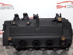 Used Rocker cover Renault Clio III (BR/CR) 1.2 16V 65 Price € 28,00 Margin scheme offered by SH Carparts