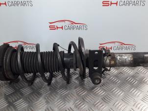Used Front shock absorber rod, right Volkswagen Fox (5Z) 1.2 Price € 14,00 Margin scheme offered by SH Carparts