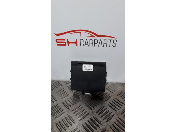 Używane Modul centralnego zamka Peugeot 107 1.0 12V Cena € 20,00 Procedura marży oferowane przez SH Carparts