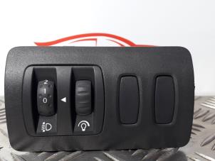 Used AIH headlight switch Renault Clio III (BR/CR) 1.4 16V Price € 6,00 Margin scheme offered by SH Carparts
