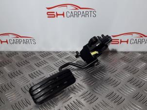 Used Accelerator pedal Renault Clio III (BR/CR) 1.4 16V Price € 22,00 Margin scheme offered by SH Carparts