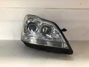 Used Headlight, right Mercedes GL (X164) Price € 75,00 Margin scheme offered by van Sabben Parts