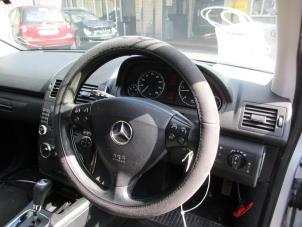 Usados Módulo de Airbag Mercedes A (W169) 2.0 A-160 CDI 16V Precio € 175,00 Norma de margen ofrecido por van Sabben Parts