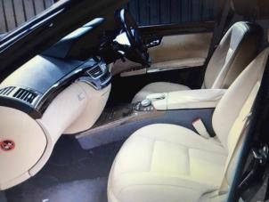 Used Set of upholstery (complete) Mercedes S (W221) 3.0 S-350 CDI 24V 4-Matic Price € 600,00 Margin scheme offered by van Sabben Parts