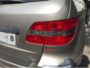Usagé Feu arrière secondaire droit Mercedes B (W245,242) Prix € 75,00 Règlement à la marge proposé par van Sabben Parts