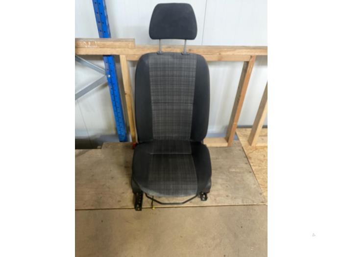 Seat, left from a Mercedes-Benz Sprinter 3,5t (906.13/906.23) 316 CDI 16V 2017