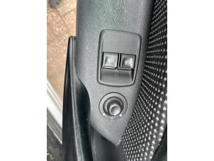 Usados Interruptor de ventanilla eléctrica Mercedes Citan (415.7) 1.5 108 CDI Crewbus Precio € 30,25 IVA incluido ofrecido por van Sabben Parts