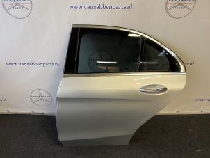 Używane Drzwi lewe tylne wersja 4-drzwiowa Mercedes C (W205) C-180 1.6 16V Cena € 450,00 Procedura marży oferowane przez van Sabben Parts