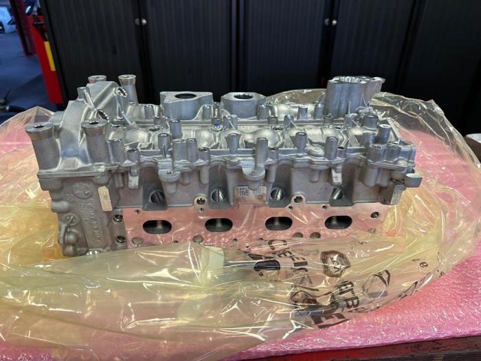 Cylinder head from a Mercedes-AMG A-Klasse AMG (177.1) 2.0 A-35 AMG Turbo 16V 4Matic 2020