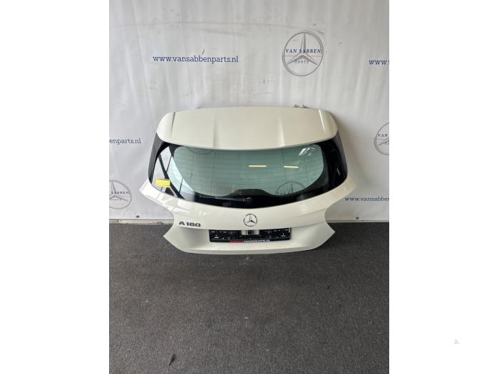 Begagnade Baklucka Mercedes A (W176) 2.2 A-200 CDI, A-200d 16V 4-Matic Pris € 125,00 Marginaltabell erbjuds av van Sabben Parts