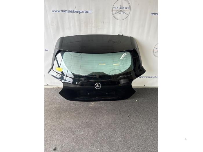 Begagnade Baklucka Mercedes A (W176) 1.6 A-200 16V Pris € 125,00 Marginaltabell erbjuds av van Sabben Parts