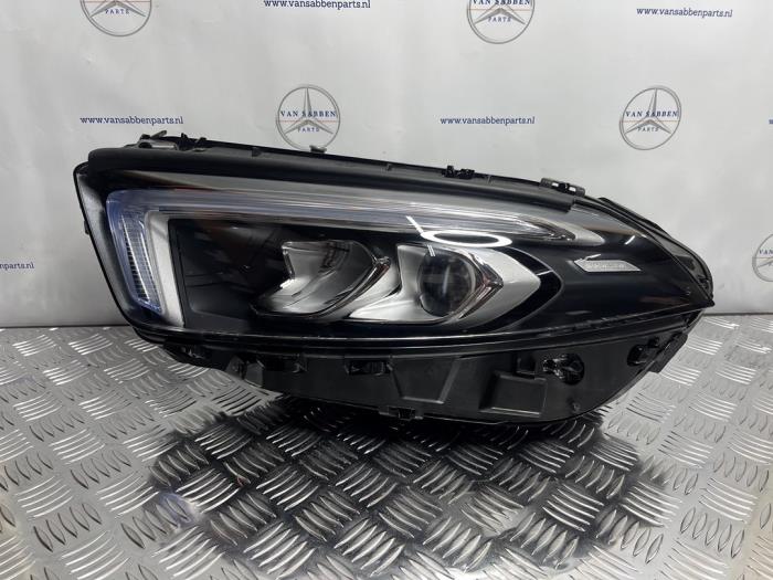 Gebrauchte Scheinwerfer links Mercedes A (177.0) 1.3 A-200 Turbo 16V Preis € 650,00 Margenregelung angeboten von van Sabben Parts