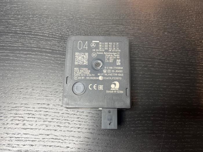 Begagnade Dödvinkelsensor Mercedes C (W206) C-200 1.5 EQ Boost Pris € 150,00 Marginaltabell erbjuds av van Sabben Parts