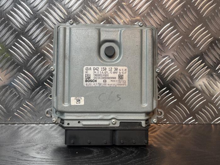 Used Engine management computer Mercedes CLS (C219) 320 CDI 24V Price € 325,00 Margin scheme offered by van Sabben Parts