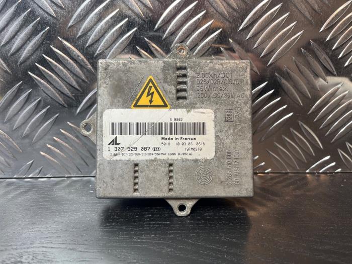Używane Starter ksenonowy Mercedes S (W220) 3.2 S-320 CDI Cena € 50,00 Procedura marży oferowane przez van Sabben Parts