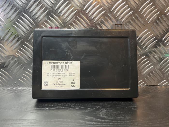 Używane Modul DAB Mercedes C (W204) 2.2 C-200 CDI 16V BlueEFFICIENCY Cena € 100,00 Procedura marży oferowane przez van Sabben Parts