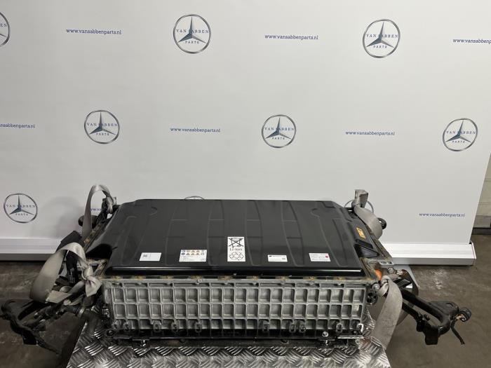 Używane Akumulator (Hybryda) Mercedes A (177.0) 1.3 A-250 e Turbo 16V Cena € 1.750,00 Procedura marży oferowane przez van Sabben Parts