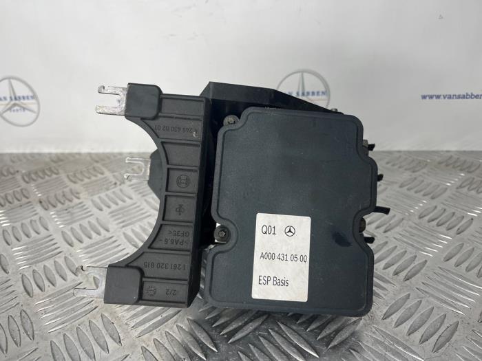 ABS-pump från en Mercedes-Benz A (W176) 1.5 A-180 CDI, A-180d 16V 2018