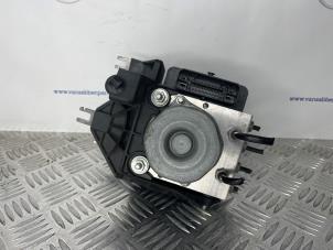 ABS-pump från en Mercedes-Benz A (W176) 1.5 A-180 CDI, A-180d 16V 2018