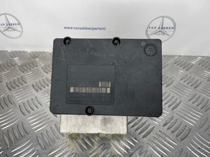 Gebrauchte ABS Pumpe Mercedes SLK (R171) 1.8 200 K 16V Preis € 100,00 Margenregelung angeboten von van Sabben Parts