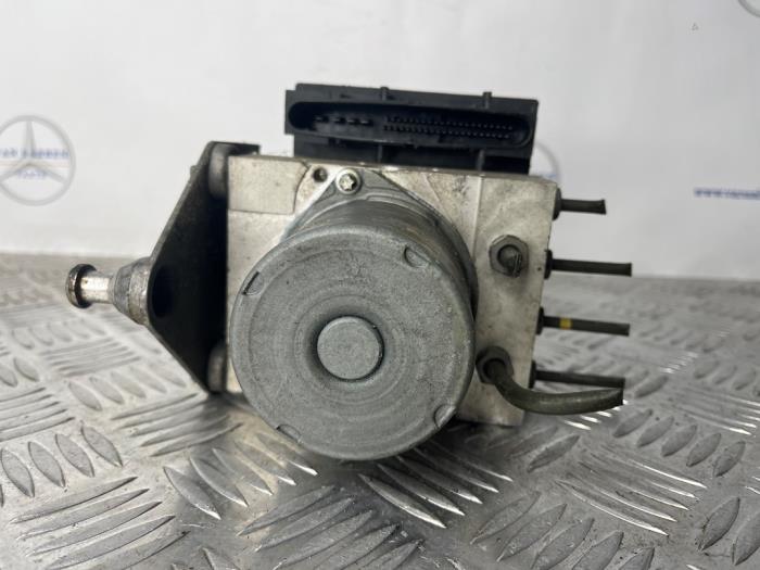 Begagnade ABS-pump Mercedes Sprinter 3,5t (906.63) 311 CDI 16V 4x4 Pris € 90,75 Inklusive moms erbjuds av van Sabben Parts