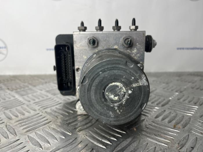 Begagnade ABS-pump Mercedes Sprinter 3,5t (906.63) 314 CDI 16V Pris € 181,50 Inklusive moms erbjuds av van Sabben Parts