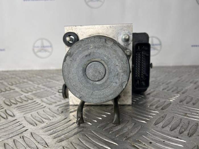Używane Pompa ABS Mercedes Sprinter 3,5t (906.73) 313 CDI 16V Cena € 181,50 Z VAT oferowane przez van Sabben Parts