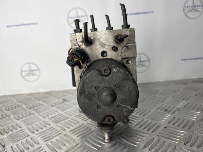 Begagnade ABS-pump Mercedes Vito (639.6) 2.2 111 CDI 16V Pris € 60,50 Inklusive moms erbjuds av van Sabben Parts