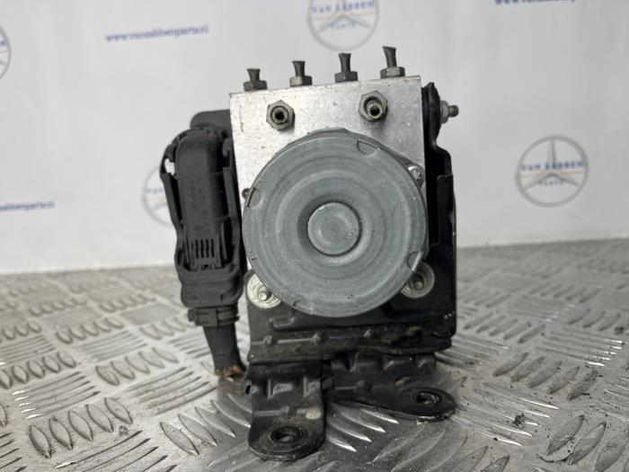 Używane Pompa ABS Mercedes Sprinter 3,5t (906.63) 315 CDI 16V Cena € 181,50 Z VAT oferowane przez van Sabben Parts