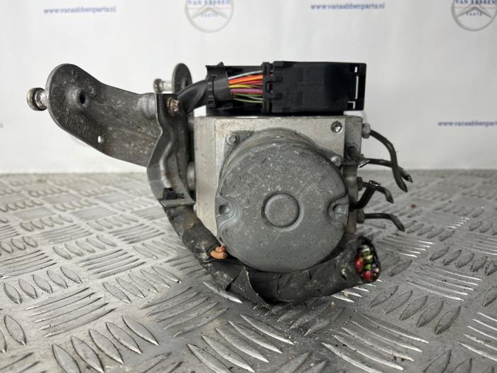 Usagé Bloc ABS Mercedes CLS (C219) 320 CDI 24V Prix € 150,00 Règlement à la marge proposé par van Sabben Parts