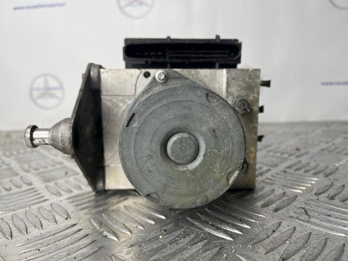 Begagnade ABS-pump Mercedes Sprinter 3,5t (906.63) 311 CDI 16V 4x4 Pris € 90,75 Inklusive moms erbjuds av van Sabben Parts