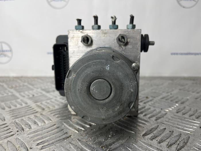 Begagnade ABS-pump Mercedes Vito (447.6) 1.6 111 CDI 16V Pris € 211,75 Inklusive moms erbjuds av van Sabben Parts