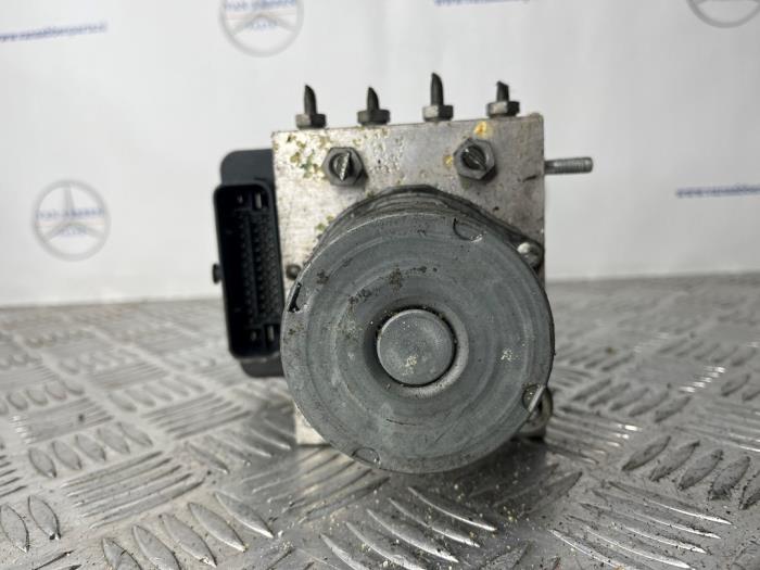 Begagnade ABS-pump Mercedes Sprinter 3,5t (906.63) 314 CDI 16V Pris € 181,50 Inklusive moms erbjuds av van Sabben Parts