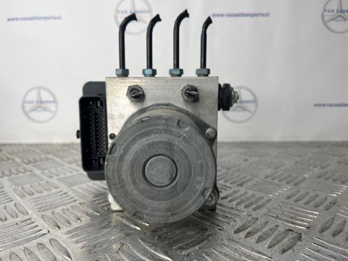 Begagnade ABS-pump Mercedes Vito (447.6) 2.2 114 CDI 16V Pris € 181,50 Inklusive moms erbjuds av van Sabben Parts