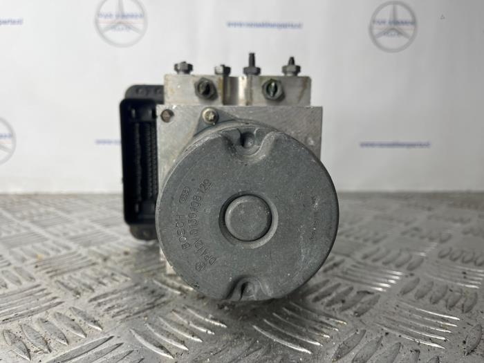 Begagnade ABS-pump Mercedes E (W211) 2.2 E-220 CDI 16V Pris € 125,00 Marginaltabell erbjuds av van Sabben Parts