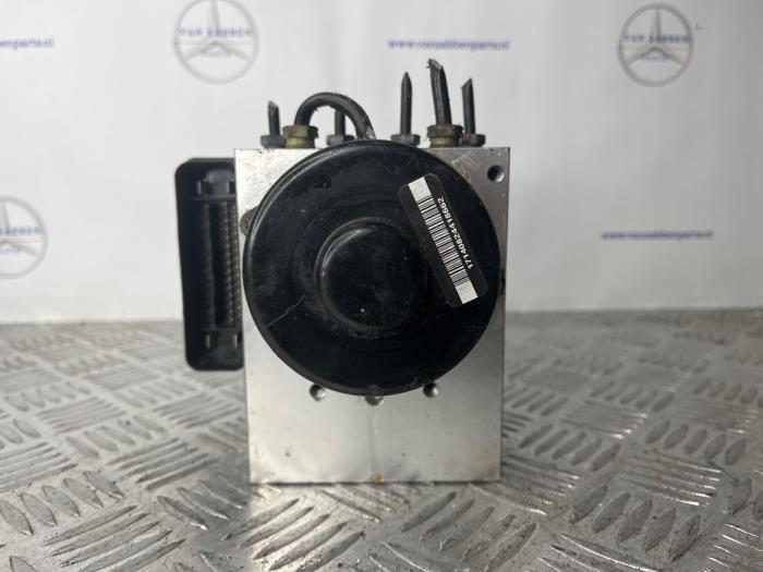 Usagé Bloc ABS Mercedes ML II (164/4JG) 3.0 ML-320 CDI 4-Matic V6 24V Prix € 250,00 Règlement à la marge proposé par van Sabben Parts