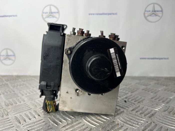 Usagé Bloc ABS Mercedes ML I (163) 2.7 270 CDI 20V Prix € 150,00 Règlement à la marge proposé par van Sabben Parts