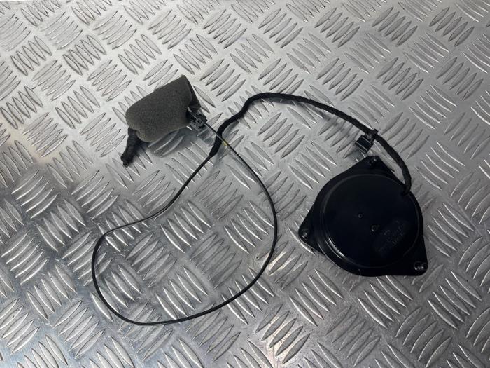 Używane Antena GPS Mercedes Vito (447.6) 1.6 111 CDI 16V 4x4 Cena € 60,50 Z VAT oferowane przez van Sabben Parts