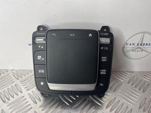 Begagnade Kontrollenhet, multimedia Mercedes CLA (118.3) 1.3 CLA-180 Turbo 16V Pris € 100,00 Marginaltabell erbjuds av van Sabben Parts