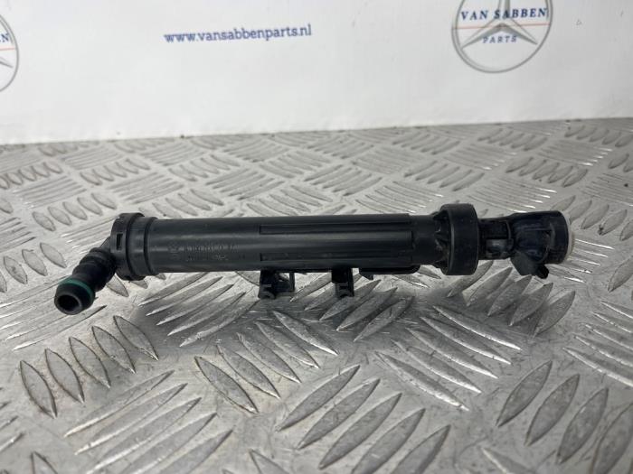Używane Spryskiwacz reflektorów Mercedes ML III (166) 3.0 ML-400 V6 24V Turbo 4-Matic Cena € 50,00 Procedura marży oferowane przez van Sabben Parts