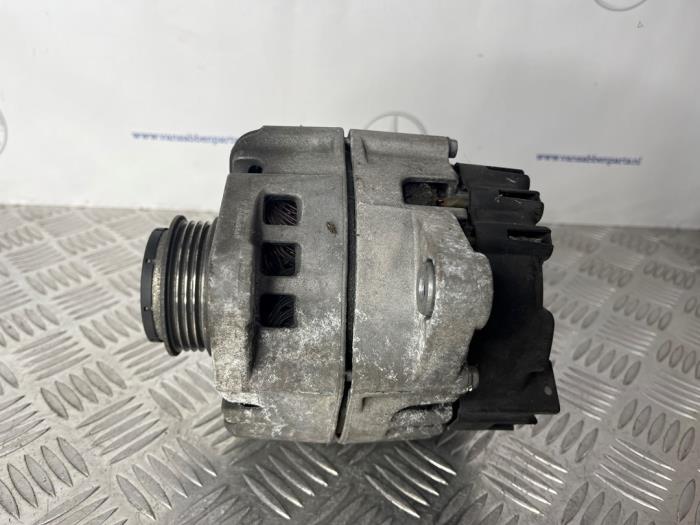 Usagé Dynamo Mercedes C AMG (C205) 4.0 C-63 AMG V8 Biturbo Prix € 200,00 Règlement à la marge proposé par van Sabben Parts