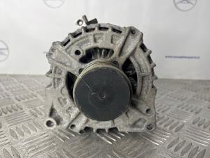Dynamo van een Mercedes-Benz A (W176) 1.5 A-180 CDI, A-180d 16V 2016