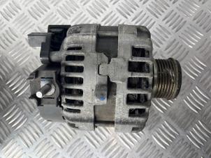 Dynamo van een Mercedes-Benz A (W176) 1.5 A-180 CDI, A-180d 16V 2016