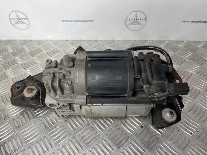 Begagnade Luftpump (fjädring) Mercedes E Estate (S212) E-300 CDI V6 24V BlueTec Pris € 200,00 Marginaltabell erbjuds av van Sabben Parts