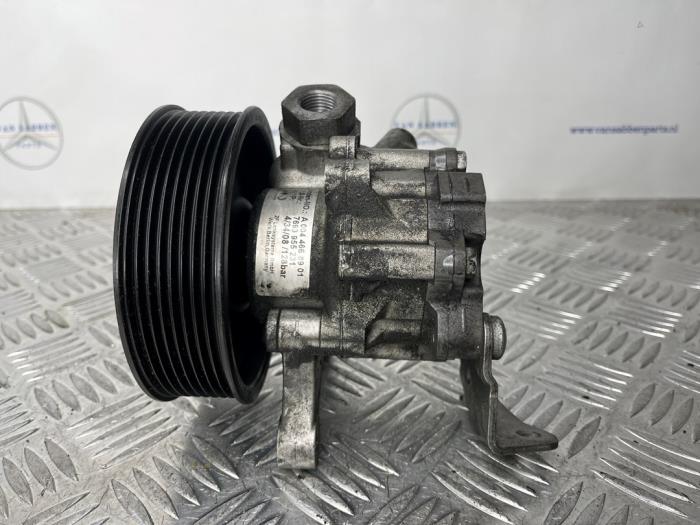 Usagé Pompe de direction Mercedes S (W221) 3.0 S-320 CDI 24V Prix € 125,00 Règlement à la marge proposé par van Sabben Parts