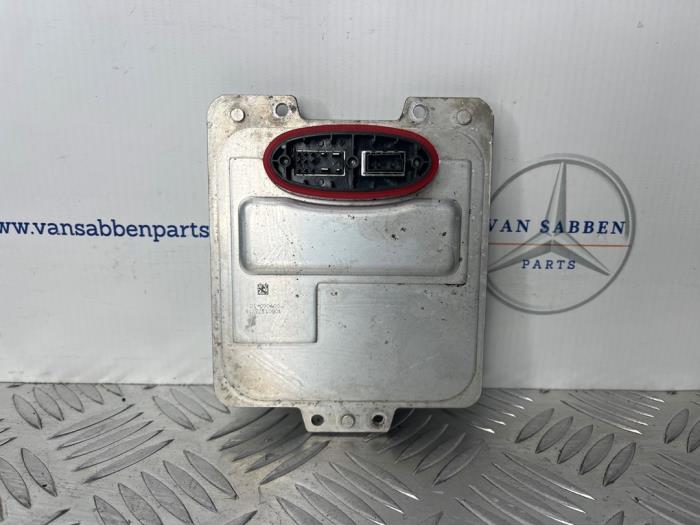 Używane Modul ksenonowy Mercedes GL (X164) 3.0 GL 320 CDI V6 24V Cena € 100,00 Procedura marży oferowane przez van Sabben Parts
