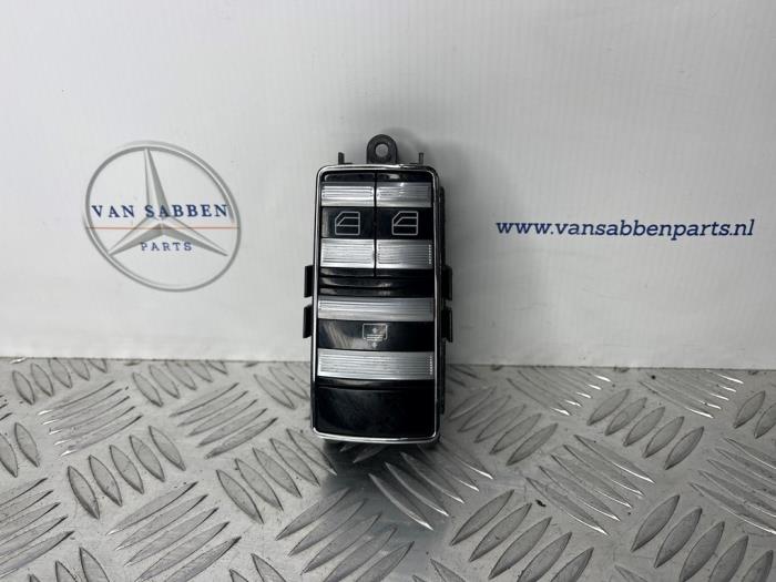Usados Interruptor de ventanilla eléctrica Mercedes S (W221) 3.5 S-350 24V BlueEFFICIENCY 4-Matic Precio € 50,00 Norma de margen ofrecido por van Sabben Parts