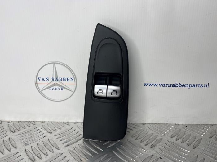 Usados Interruptor de ventanilla eléctrica Mercedes Vito (447.6) 2.2 116 CDI 16V Precio € 90,75 IVA incluido ofrecido por van Sabben Parts