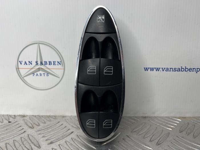 Usados Interruptor de ventanilla eléctrica Mercedes E (W211) 3.5 E-350 4-Matic V6 24V Precio € 40,00 Norma de margen ofrecido por van Sabben Parts